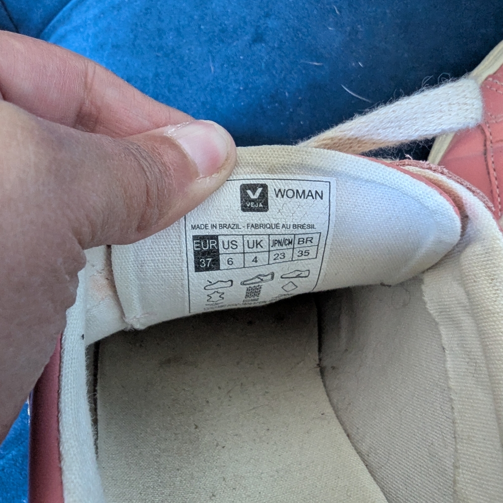 Veja Women's Pink and White Sneakers - Picture 4 of 4